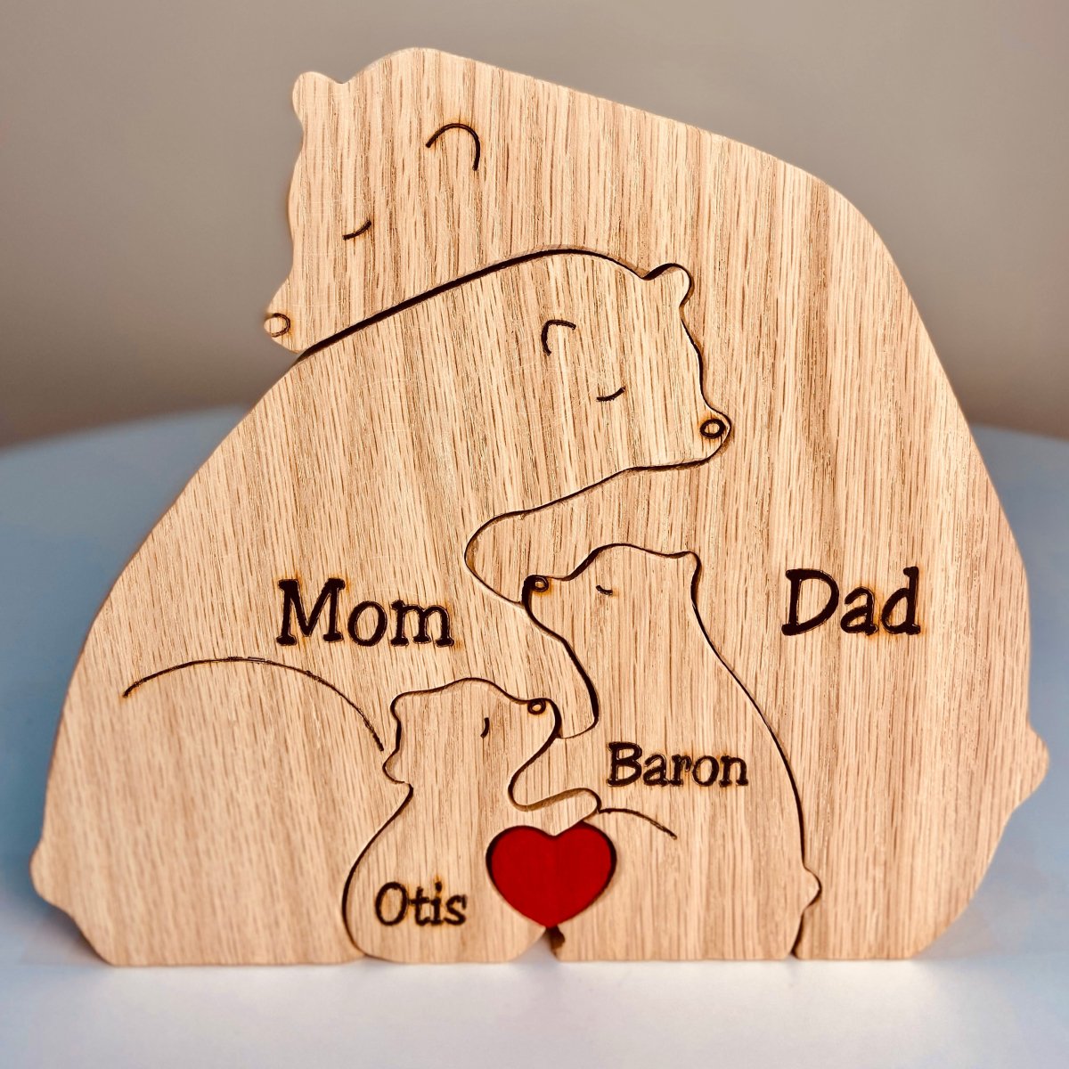 Puzzle Familial din Lemn Personalizat: Suvenir Unic și Timpuriu 